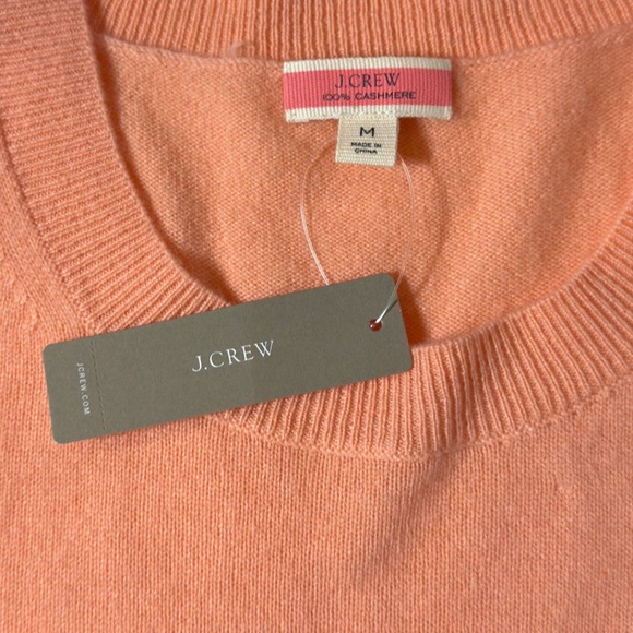 NWT J. Crew Pale Guava 100% Cashmere Slim-fit  Crewneck Sweater, Size Medium - Picture 3 of 8